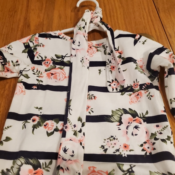Newborn Onesies with tie at the bottom & Matching Hair ribbon. NWOT - Picture 13 of 15
